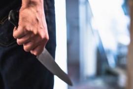 Muškarac nožem napao ženu i dijete, odvedene su u bolnicu