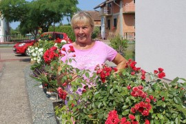 Svaki cvijet u bašti Senke Pačariz miriše kao duša dobrih ljudi ...