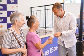Nova podjela kartica za besplatan javni prevoz u Banjaluci, uručena ...