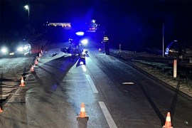Sudar motocikla i auta, mladić u bolnici