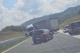 Kamion se popriječio na auto-putu Banjaluka – Doboj