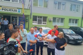 Policija i zvaničnici USK pozvali građane na smirenost