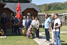 Položeno cvijeće na spomen-ploču ocu Gerasimu i održan književni ...
