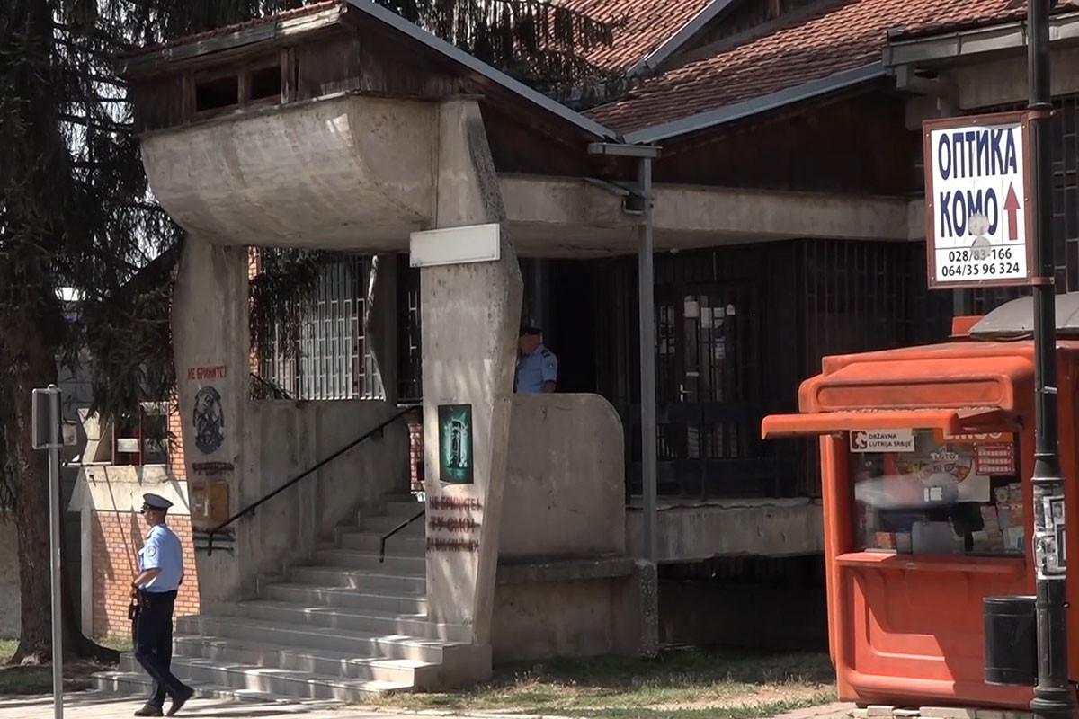 Prištinska policija upala u "Pošte Srbije" na Kosovu: "Kurti želi ratni sukob po svaku cenu" (VIDEO)