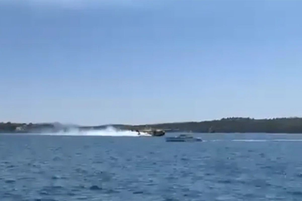 Tokom gašenja požara za dlaku izbjegnut sudar kanadera i glisera