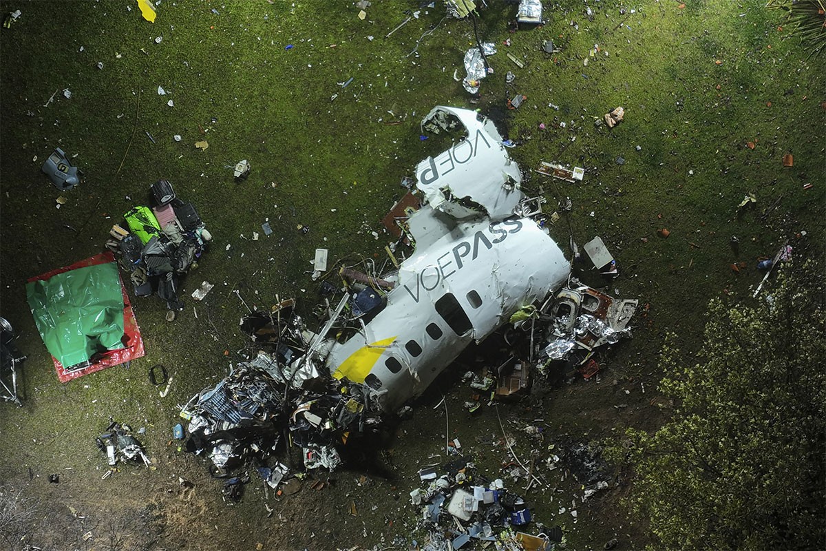 U avionu koji se srušio trebalo da bude još 10 putnika, promašili let