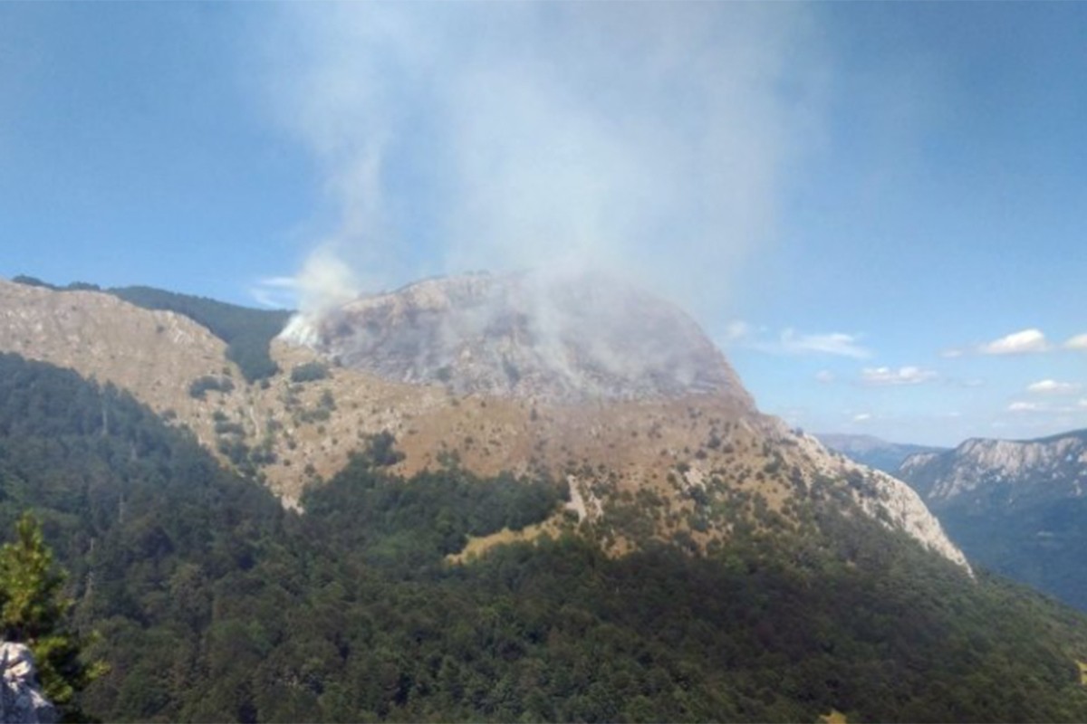 Nastavlja se gašenje požara na Zelengori