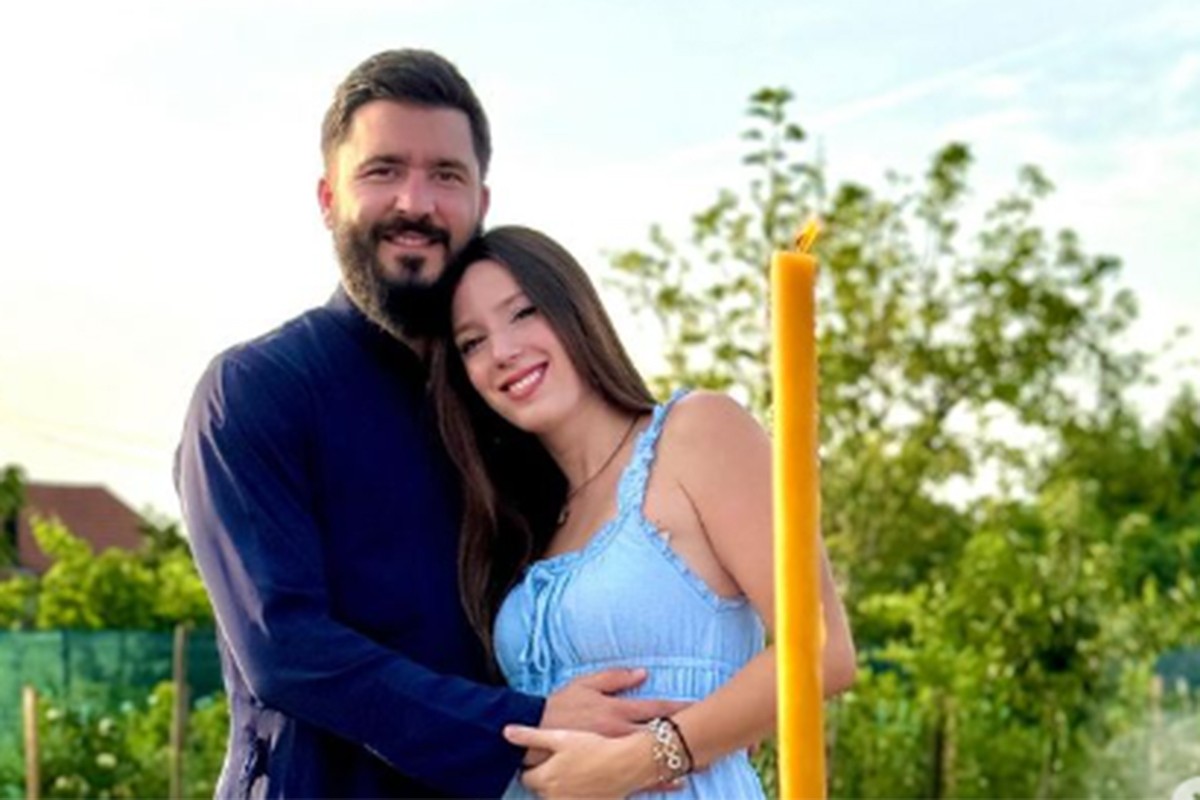 Danica Crnogorčević i njen muž krstili bebu dok je bila u inkubatoru