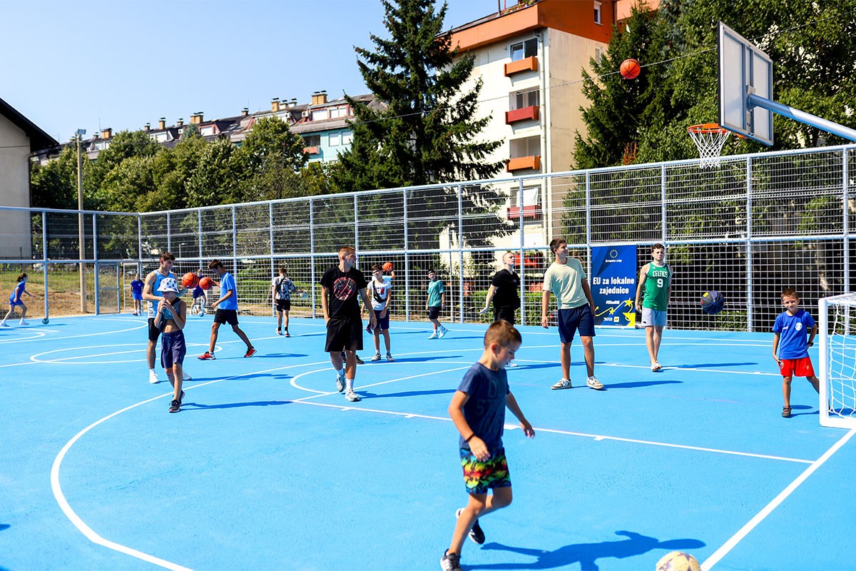 Donacija EU uredila dječja igrališta, terene i parkove u Banjaluci