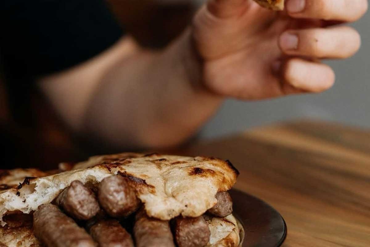 Ćevabdžinica “Hari” ponovo ima originalnu poruku (FOTO)