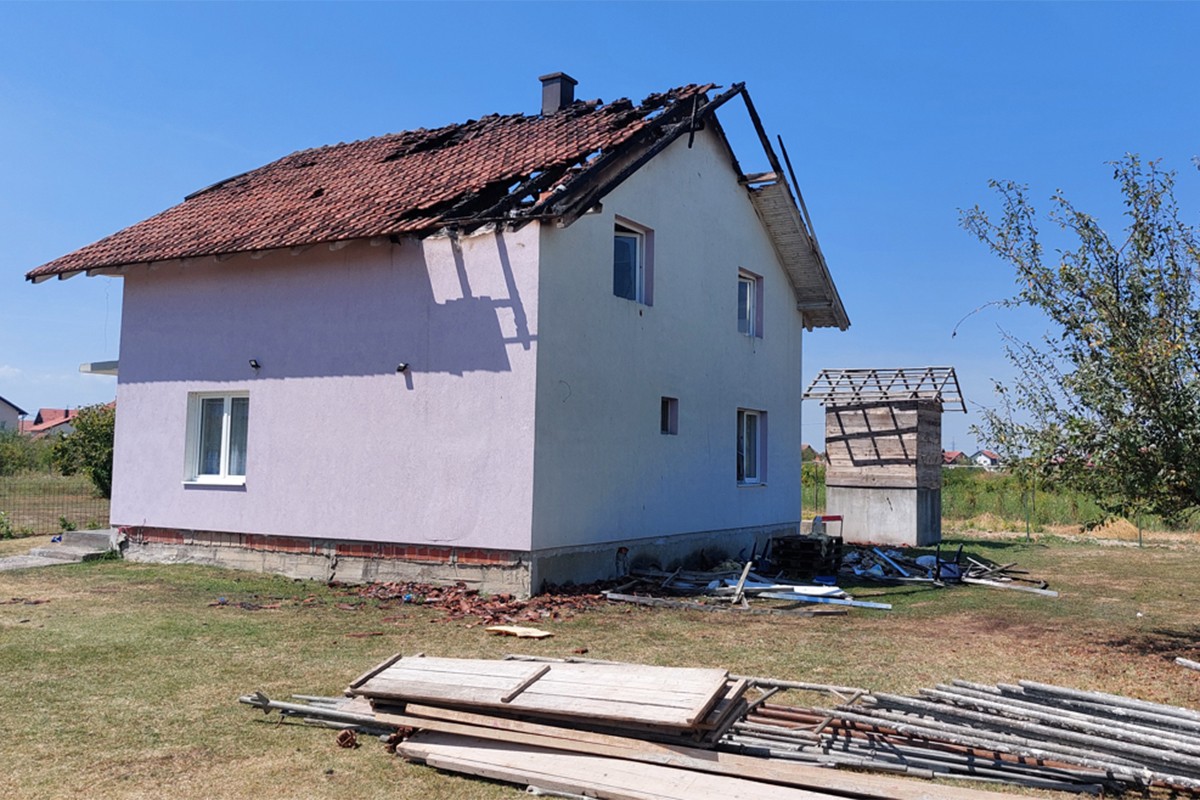 Grom udario u kuću u Brčkom