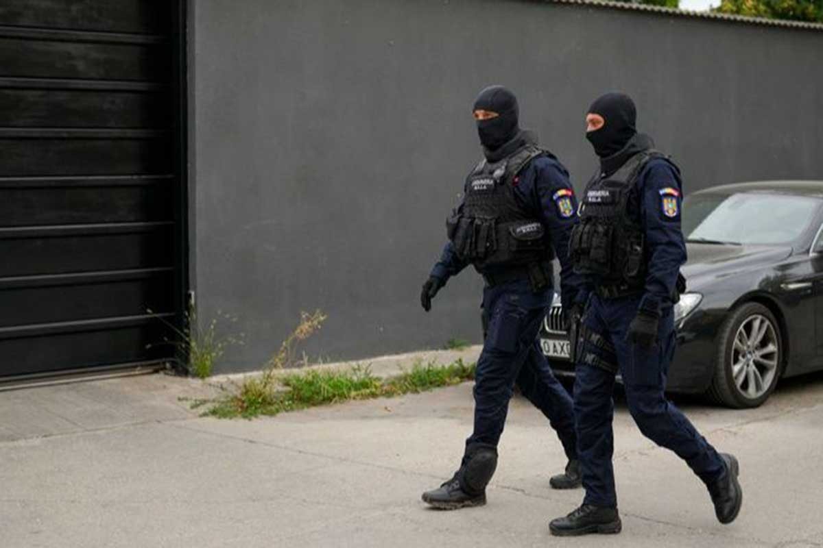 Policija upala u vilu kontroverznog influensera Endrua Tejta