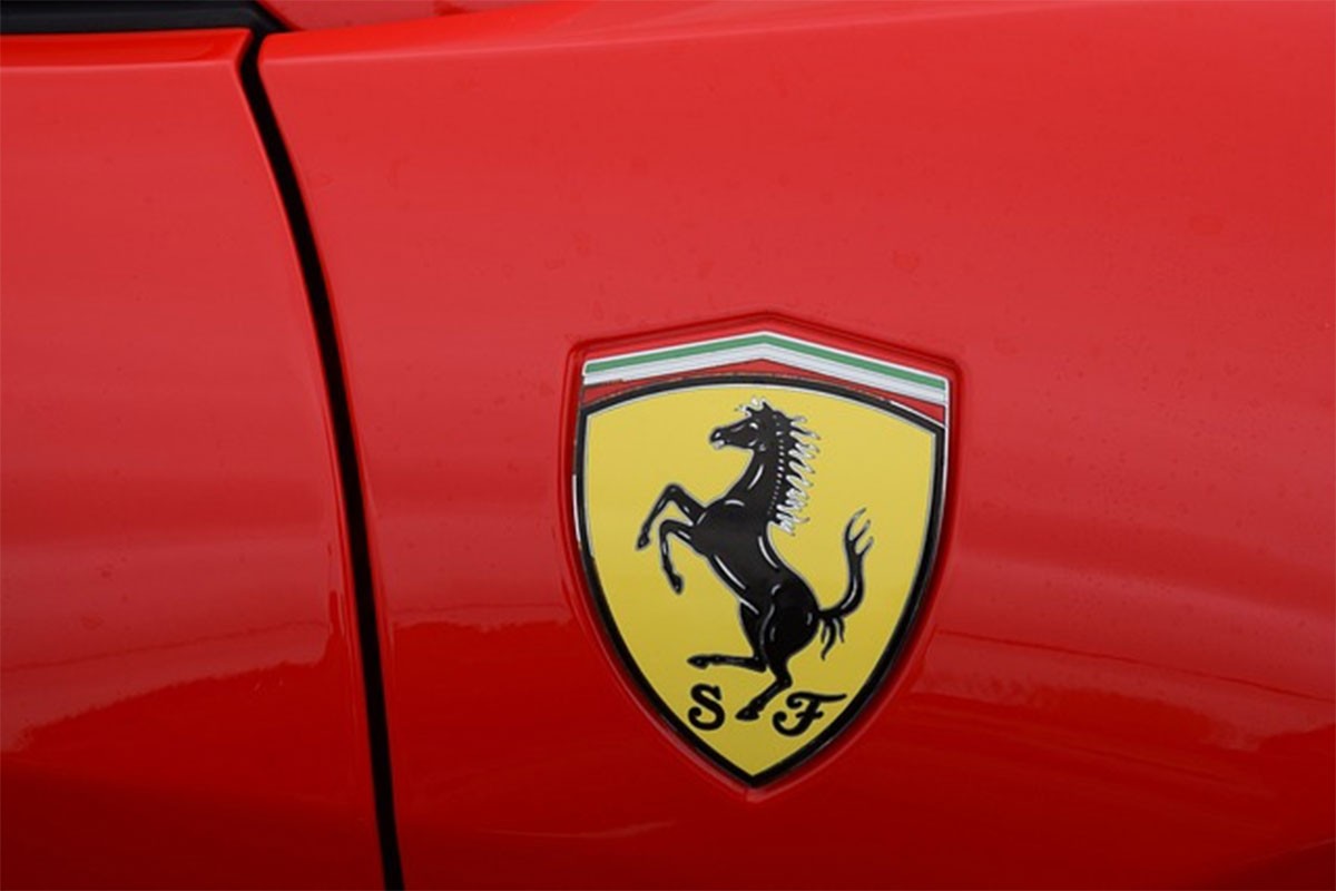 Mladi prodavac automobila slupao Ferrari od 2,3 miliona evra