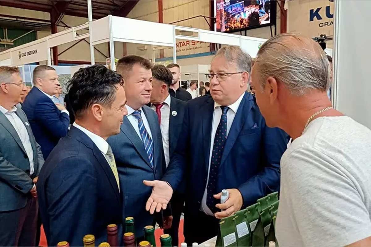 Otvoren 51. Sajam šljive, 300 izlagača