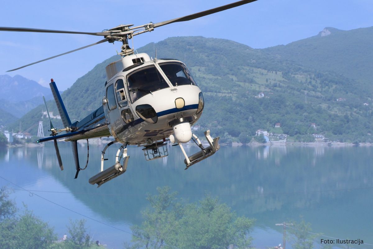 Počelo izvlačenje helikoptera iz Jablaničkog jezera
