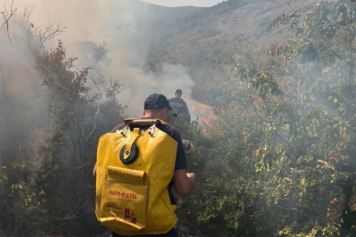 MUP Srbije: Lokalizovani požari na Vidliču, aktivan požar kod Ušća