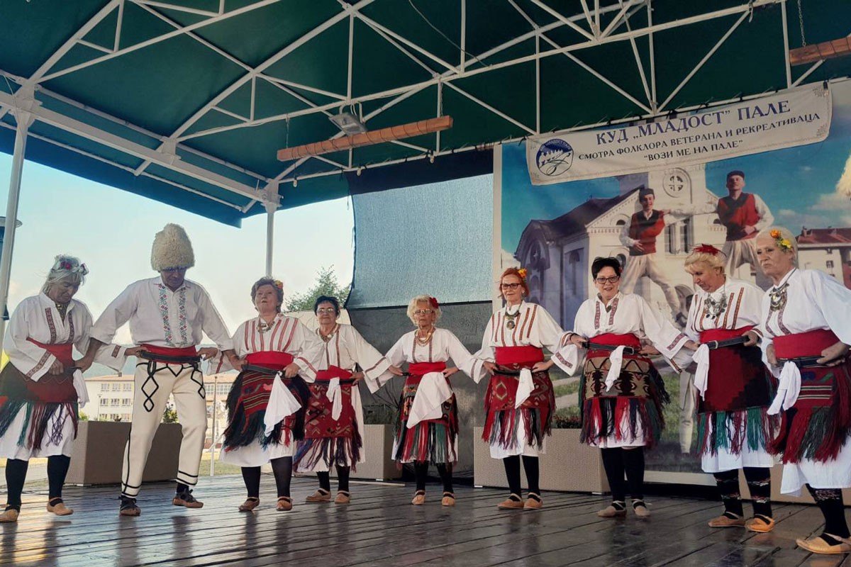 Smotra folklora veterana okupila društva iz Srbije, Srpske i Crne Gore