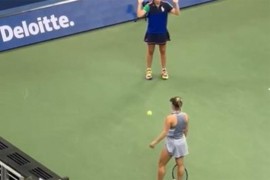 Skandal na US openu: Teniserka bijes iskalila na skupljačici loptica ...