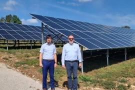 Investicija u Bosanskom Petrovcu: Puštene u pogon dvije solarne ...