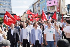 SPS započeo kampanju Porodičnom šetnjom i novim sloganom – Za ...