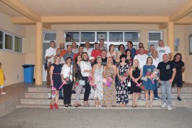 Učenici OŠ "Desanka Maksimović" iz Trna proslavili 40 godina mature ...