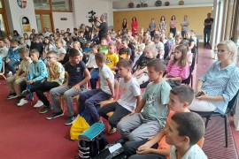 Predstavljena knjiga "Upoznajte Gagarina, najšarmantnijeg psa u ...