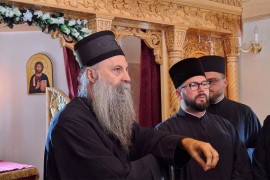 Patrijarh Porfirije stigao u Drvar, posjetio hram u Nagrađu