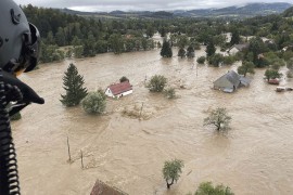 Broj žrtava poplava u Evropi povećan na 18, bedemi "čuvaju" gradove ...