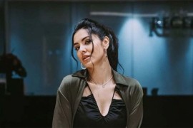Tanja Savić na piću sa misterioznim muškarcem