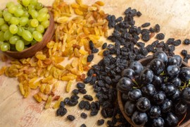 Recept naših baka: Voda s grožđicama čisti jetru i poboljšava ...