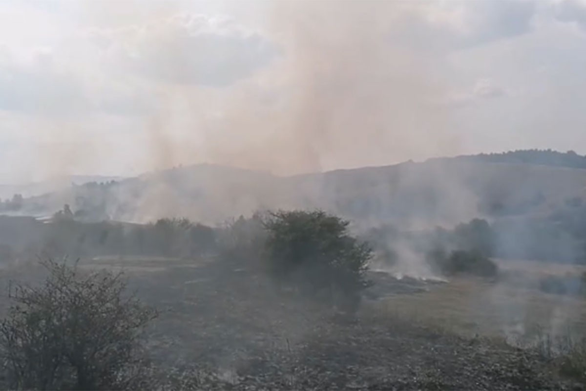Pod kontrolom požar kod Gacka