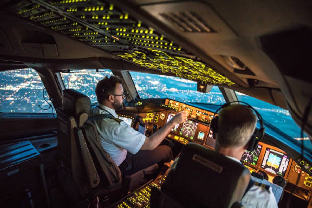 Alkoholisani putnik upao u kokpit, htio da preuzme kontrolu nad avionom