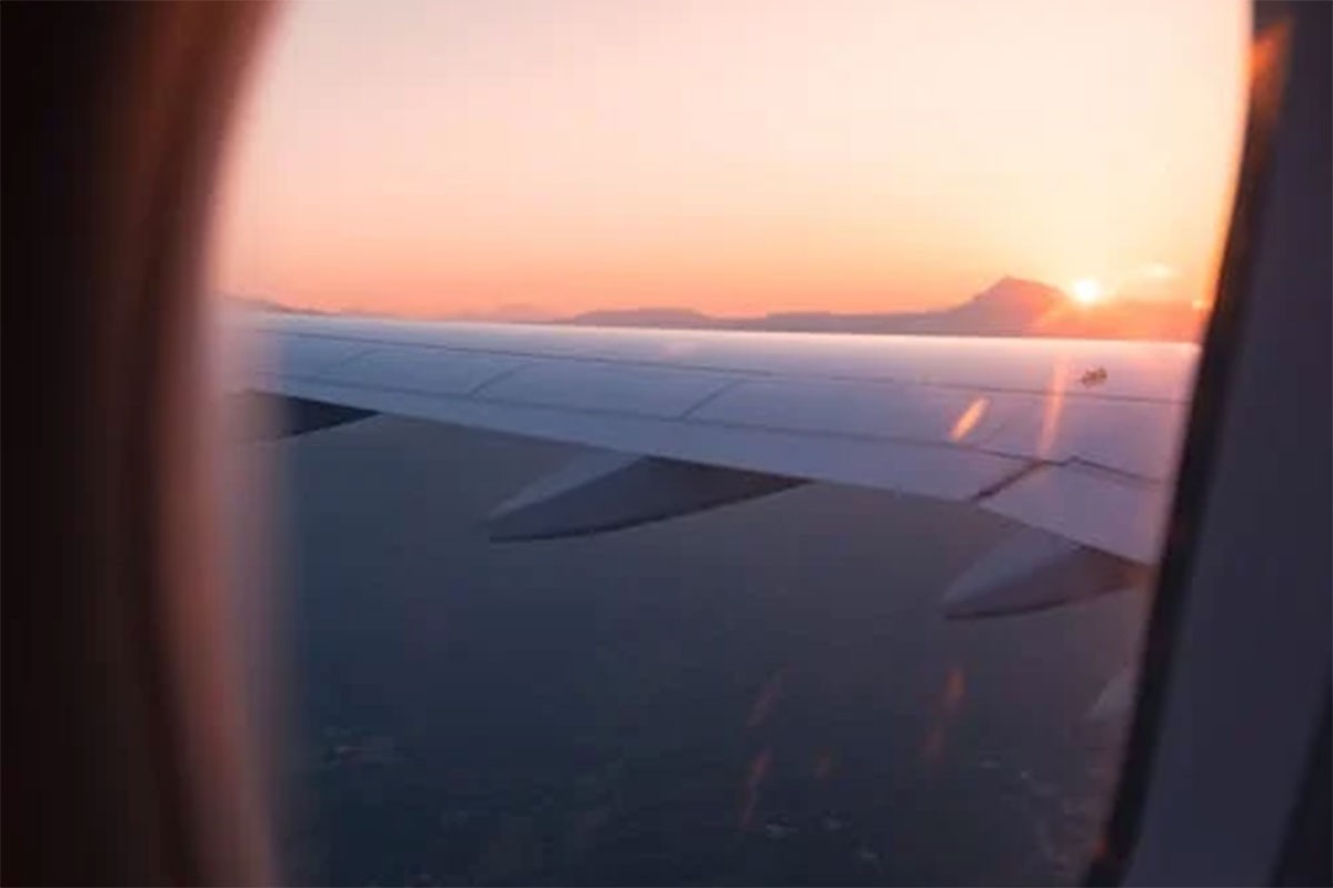 Drama u avionu: Miš iskočio iz kutije za hranu, naređeno vanredno slijetanje