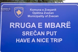 Uklonjene ćiriličke table kod Zvečana, postavljene nove sa porukom ...
