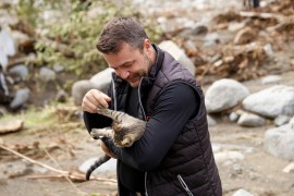 Scena koja dira u srce: Spasilac ispod ruševina u BiH pronašao macu ...