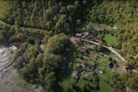 Selo kod Jablanice još odsječeno: Jedini put čamcima ili pješke ...