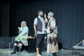 "Plava boja snijega" i "Prosidba" na programu "Kazališnih dana" u ...