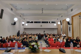 Grcima premijerno prikazan dokumentarni film o spasavanju djece iz ...