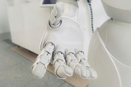 Robot-policajac na dužnosti u Kini, "ne plaši se" sukoba sa ...