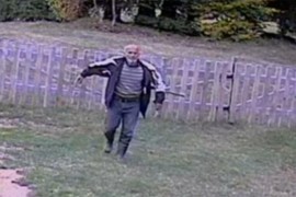 Objavljen snimak osumnjičenog za dvostruko ubistvo: Alija sa puškom o ...