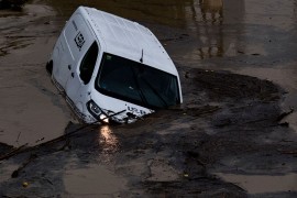 Stravične poplave u Španiji, više osoba poginulo, traga se za ...