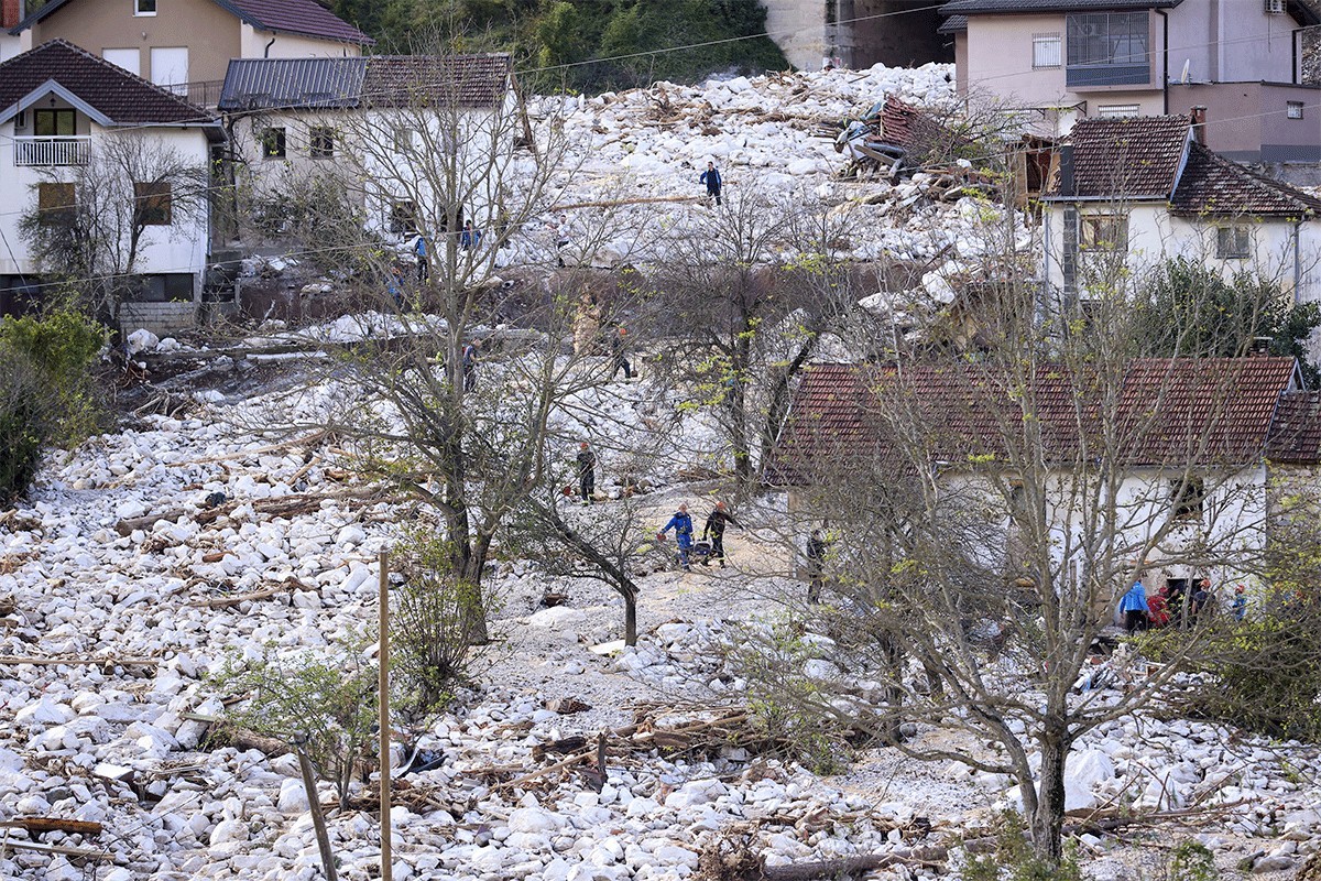 Danas kolektivna sahrana poginulih u poplavama na području Donje Јablanice