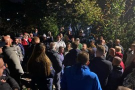Mještani ne žele napustiti kuće uprkos naredbi: "U kolektivni ...