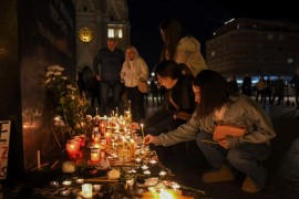 U Srpskoj i Srbiji Dan žalosti, građani u tišini pale svijeće