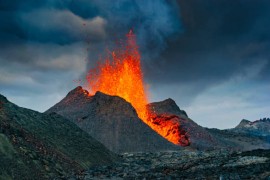 Probudio se vulkan: Lava, pepeo i kamenje letjeli do 2.000 metara, 10 ...