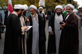 Iranska studentkinja uhapšena nakon što se skinula iz protesta (FOTO)