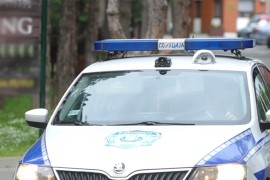Drama u Borči: Naoružan "lažnjakom" čekao djecu i otimao im pare za ...