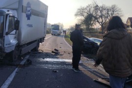 Sudar na putu Bijeljina - Ugljevik, vozilo završilo u kanalu