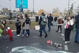 Protest u Novom Sadu: Blokirana raskrsnica kod Željezničke stanice ...