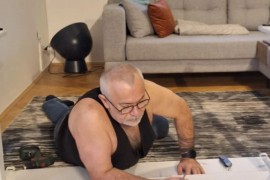 Zoran Šprajc završio na podu (FOTO)